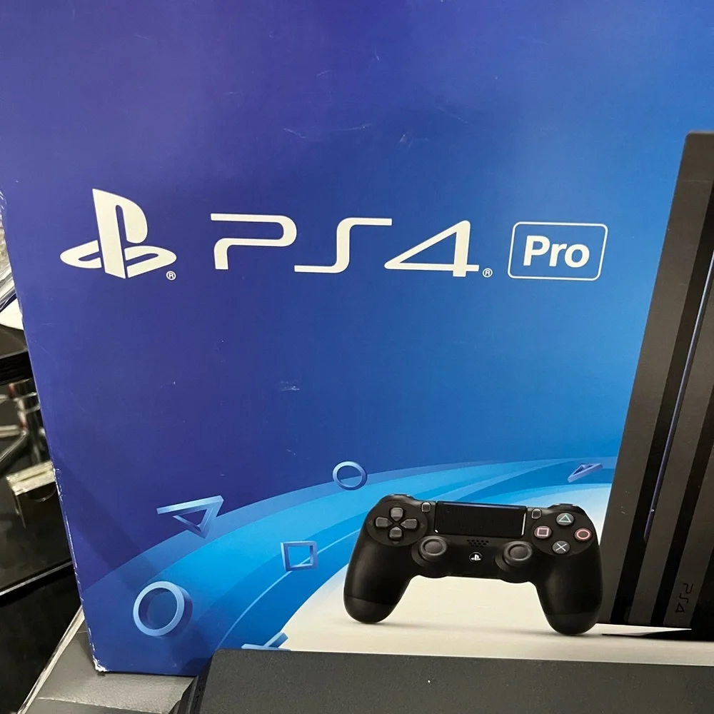 SONY PLAYSTATION 4 W/1TB